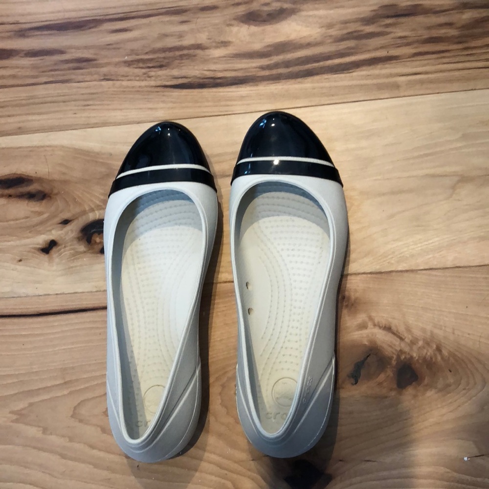 Crocs flats